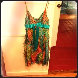 SOLD - Fun, flirty BCBG MaxAzria dress!