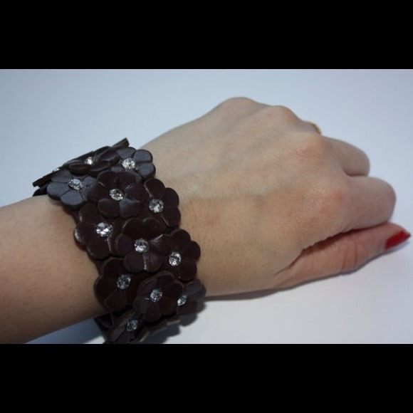 Brown leather bracelet - Flower leather bracelet - Picture 2 of 2