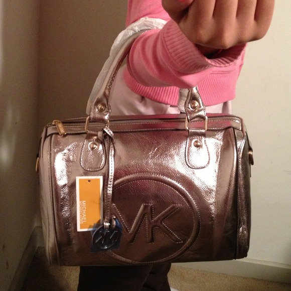 Micheal kors metallic handbag!