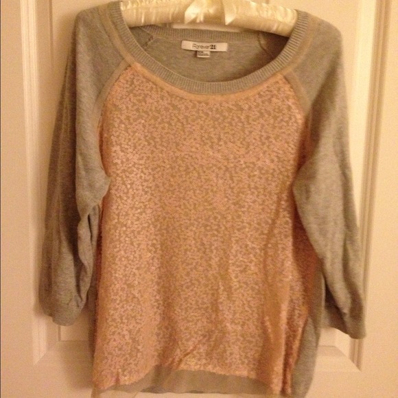 SOLD! Heather grey raglan 3/4 knit w sequins