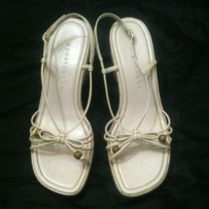 <SOLD>Apostrophe sandals size 8M light beige color