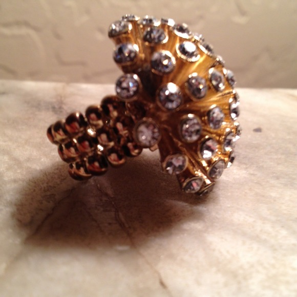 *******REDUCED******Large gold and crystal ring