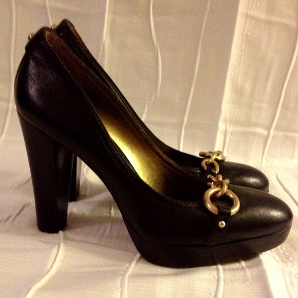🔥CLEARANCE🔥Black Banana Republic Heels