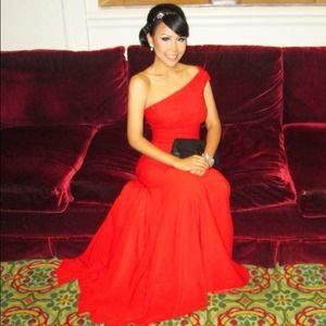 ❤Stunning one shoulder evening gown❤