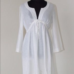 DIANE VON FURSTENBERG WHITE LINEN TUNIC SIZE MED