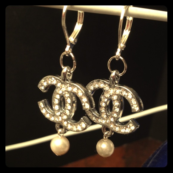 Chanel pearl dangling earrings