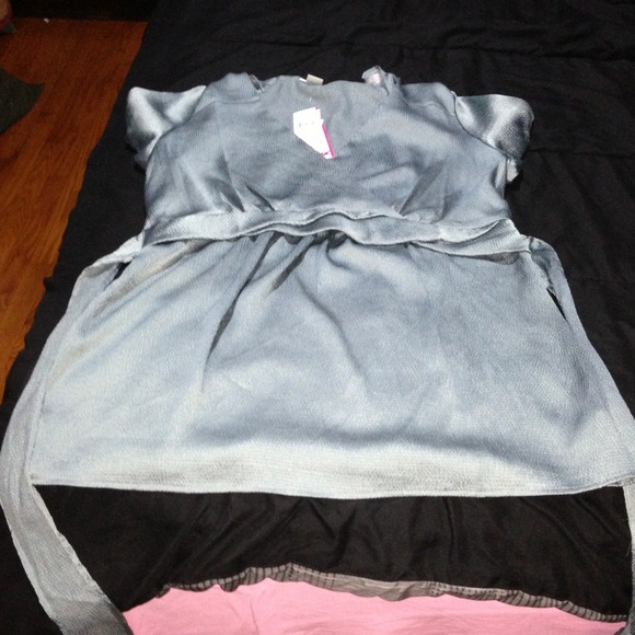 Teal tie back maternity shirt