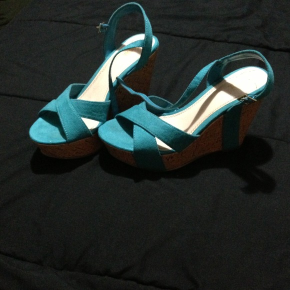 Strapped Teal wedges