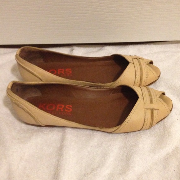 Michael Kors Peep Toes Nude Flats - Picture 2 of 4