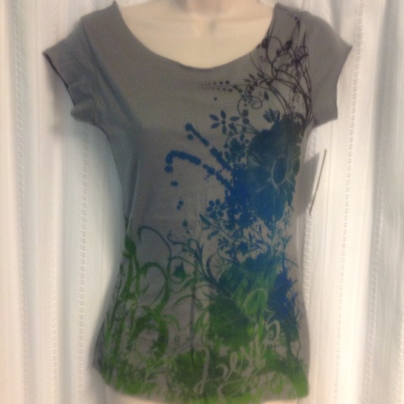 BUNDLED Junior Size Printed Gray Levi Top