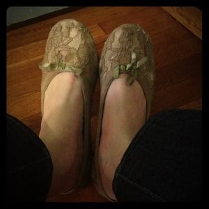 Romantic lace ballet flats