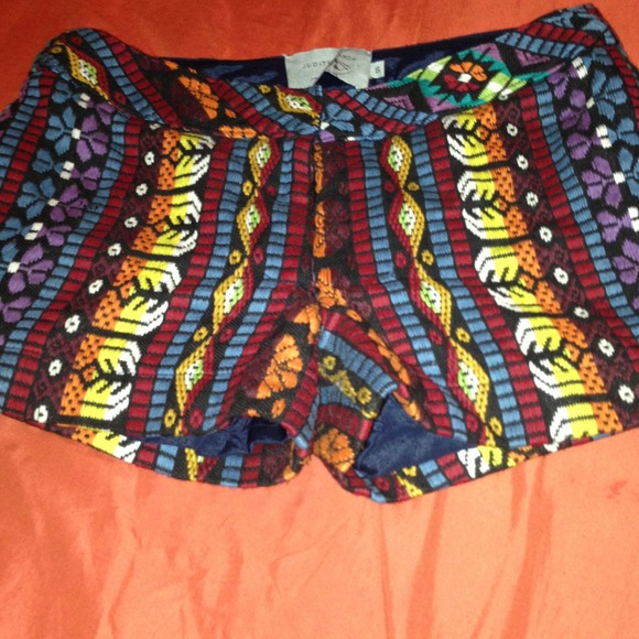 💢SOLD💢 Judith March tribal shorts!