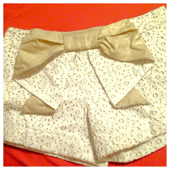 💢SOLD!!💢 White lace Judith March Shorts