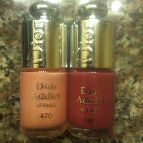 2 Dior Addict nail polishes & Dior Cosmetic Bag 💅