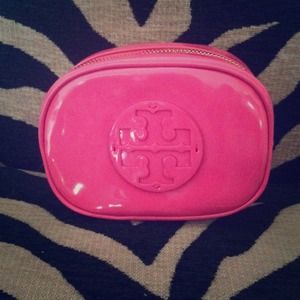 *Reserved* NWOT Tory Burch pink make up case