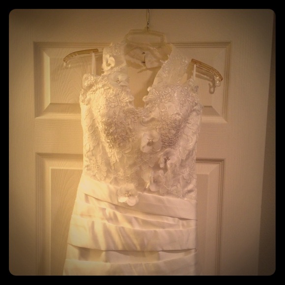 Brand new never worn ivory wedding dress