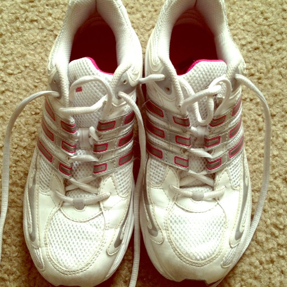 Adidas running shoes👟