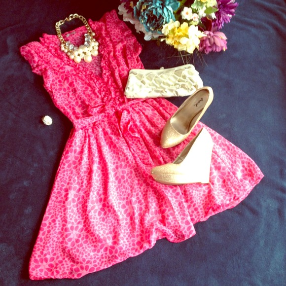 🚫BUNDLED🚫Bright pink chiffon dress with belt