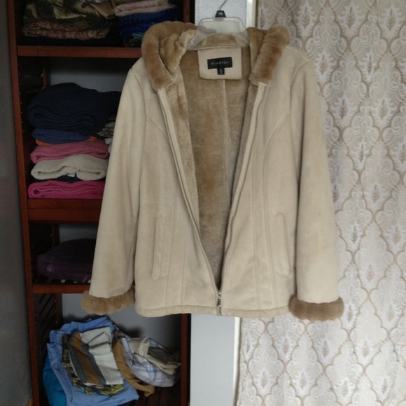 **Reduced** Jacket - Picture 3 of 3