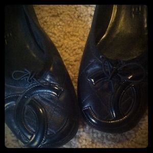 Chanel Cambon ballet flats in all black