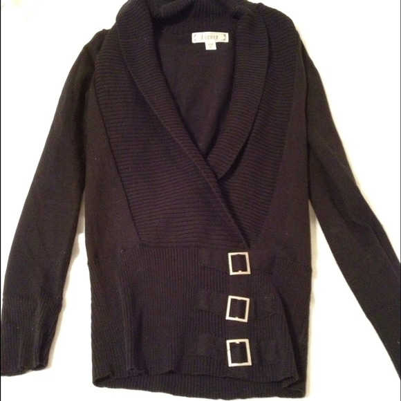 Black sweater with buckle detail