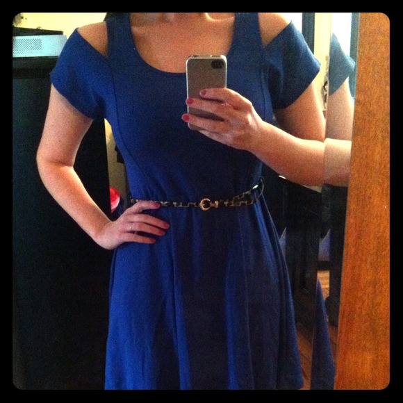 ❌Bundled❌Blue dress w/ shoulder cutouts