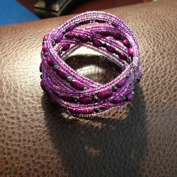 🚨🎉REDUCED~beaded bangle - Picture 3 of 3