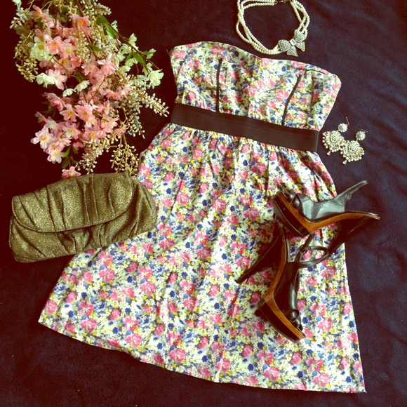 🚫BUNDLED🚫Strapless bustier style dress