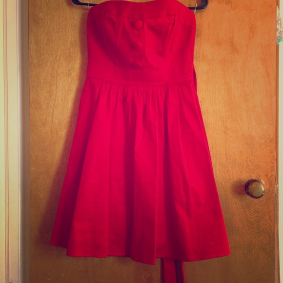 Adorable red strapless dress