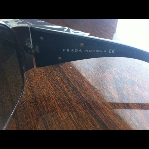 Prada sunglasses - Picture 3 of 3