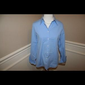 Auth.***RESERVED**lt. blue Burberry shirt, M