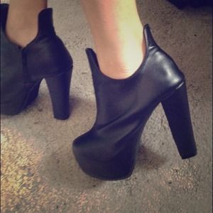 Ankle booties