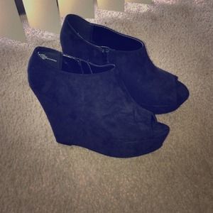 Black Wedge Heels