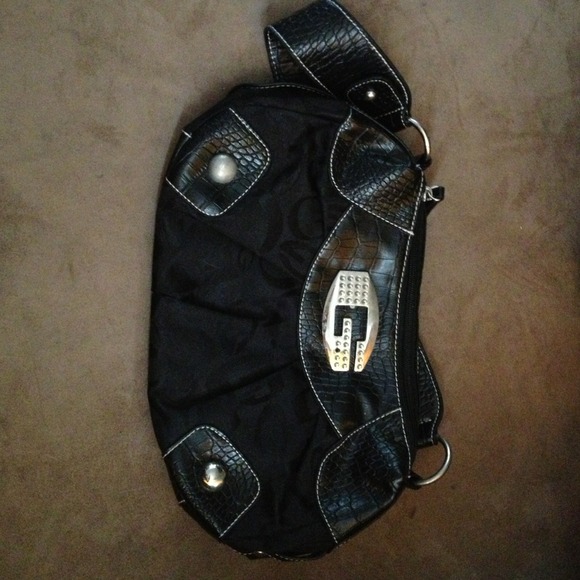 Never use purse. Missing one little stone