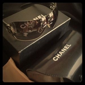 Authentic Chanel sunglasses very good conditions