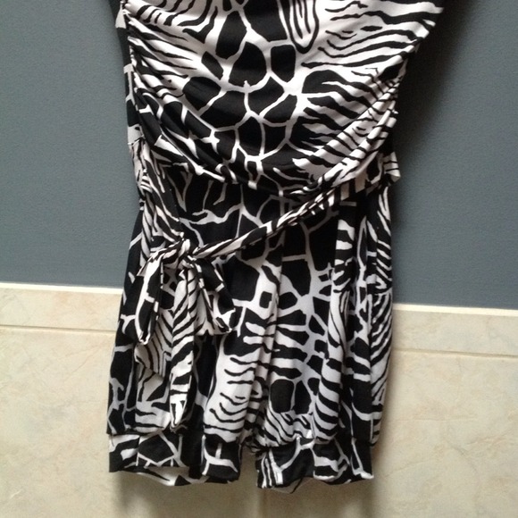 Romper - Picture 2 of 2