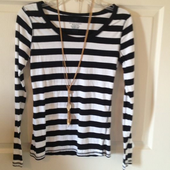 Black and White Striped Long Sleeve Tee