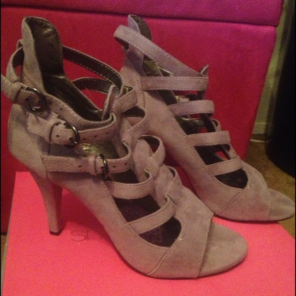 🔴Sold🔴Lavender heels - Picture 2 of 4