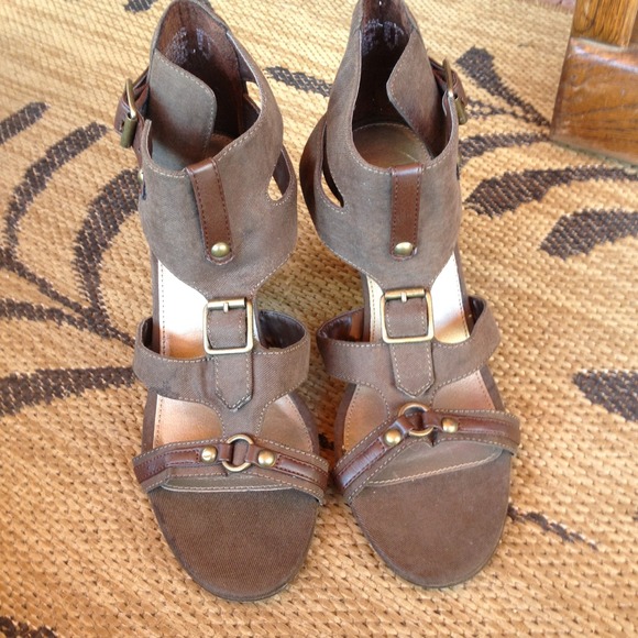 SOLD!! Heels - Picture 1 of 2