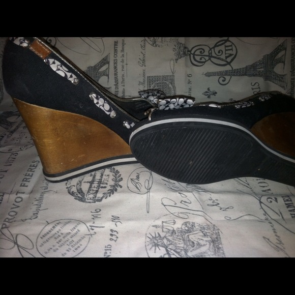 Coach Wedges - Picture 2 of 4