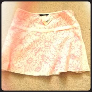 NWT White flower skirt with pink lining
