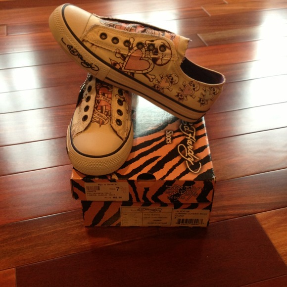 Ed hardy women's low rise classic sneakers size 7