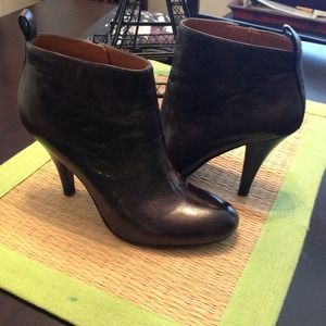 Nine West low top boots