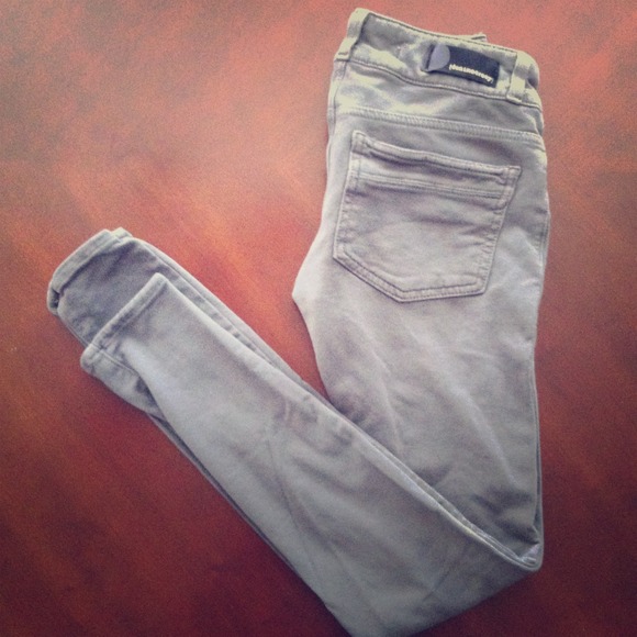 🔴SOLD IN BUNDLE🔴Denimocracy grey jeggings