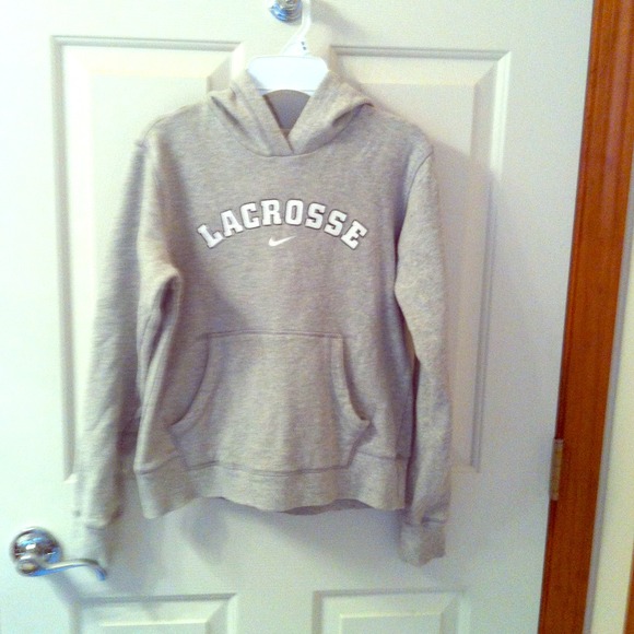 Nike Gray sweatshirt reserved for brittanylytton