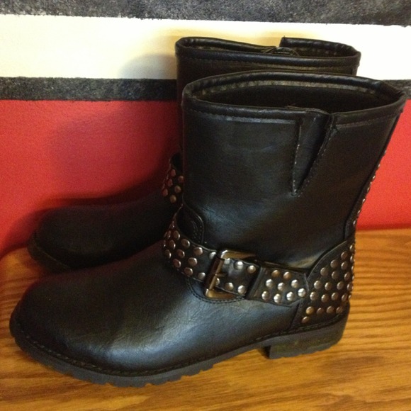Nailstudded style ladies' boots size 6 - Picture 1 of 4