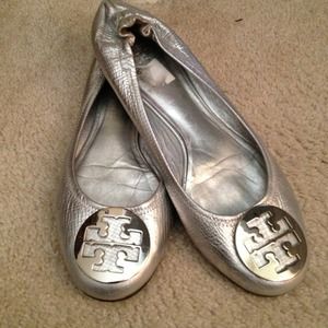 Almost new silver metallic Tory Burch flats