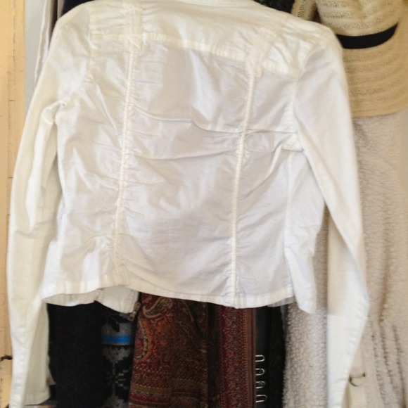White jacket - Picture 3 of 3