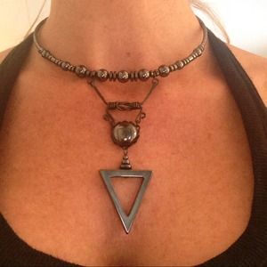Necklace / choker