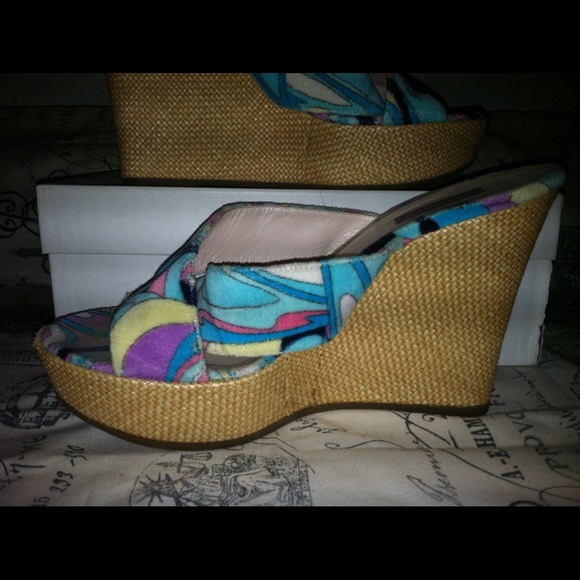 Pucci Wedges - Picture 2 of 4